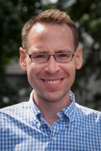 Alexander Loney Faculty Headshot