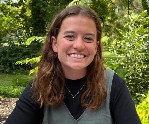 300x250Sarah Hart